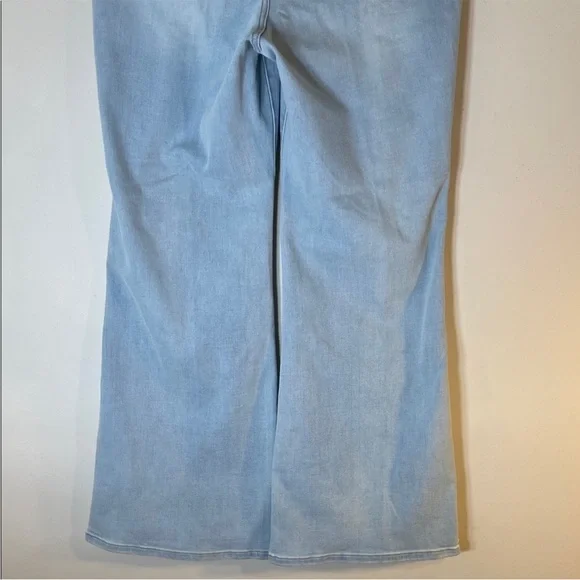 LaneBryant BodyIcon Flex Magic Waistband Curvy Fit Highrise Flare Jeans. 18. NWT - Picture 12 of 12